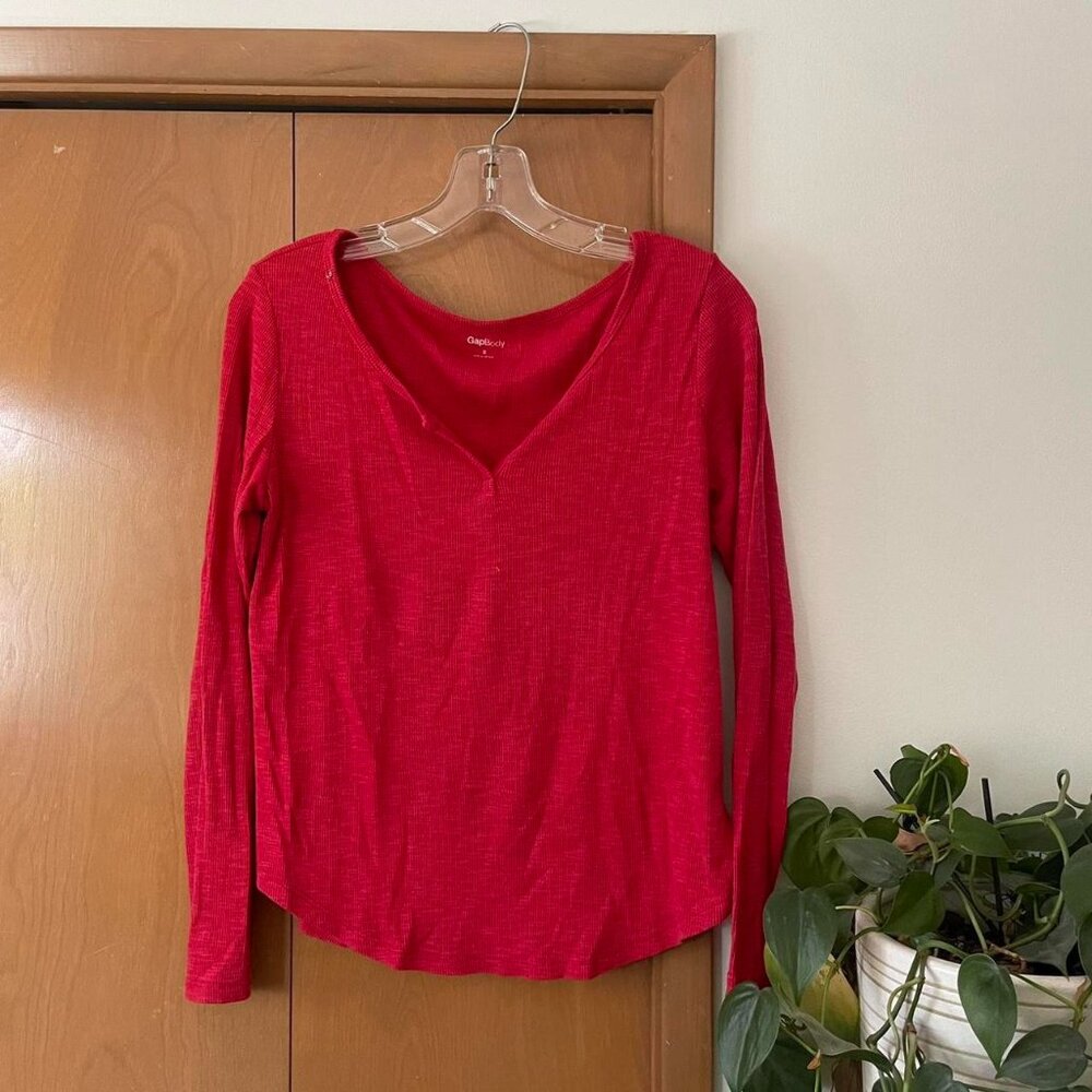 red GapBody soft ribbed knit shirt